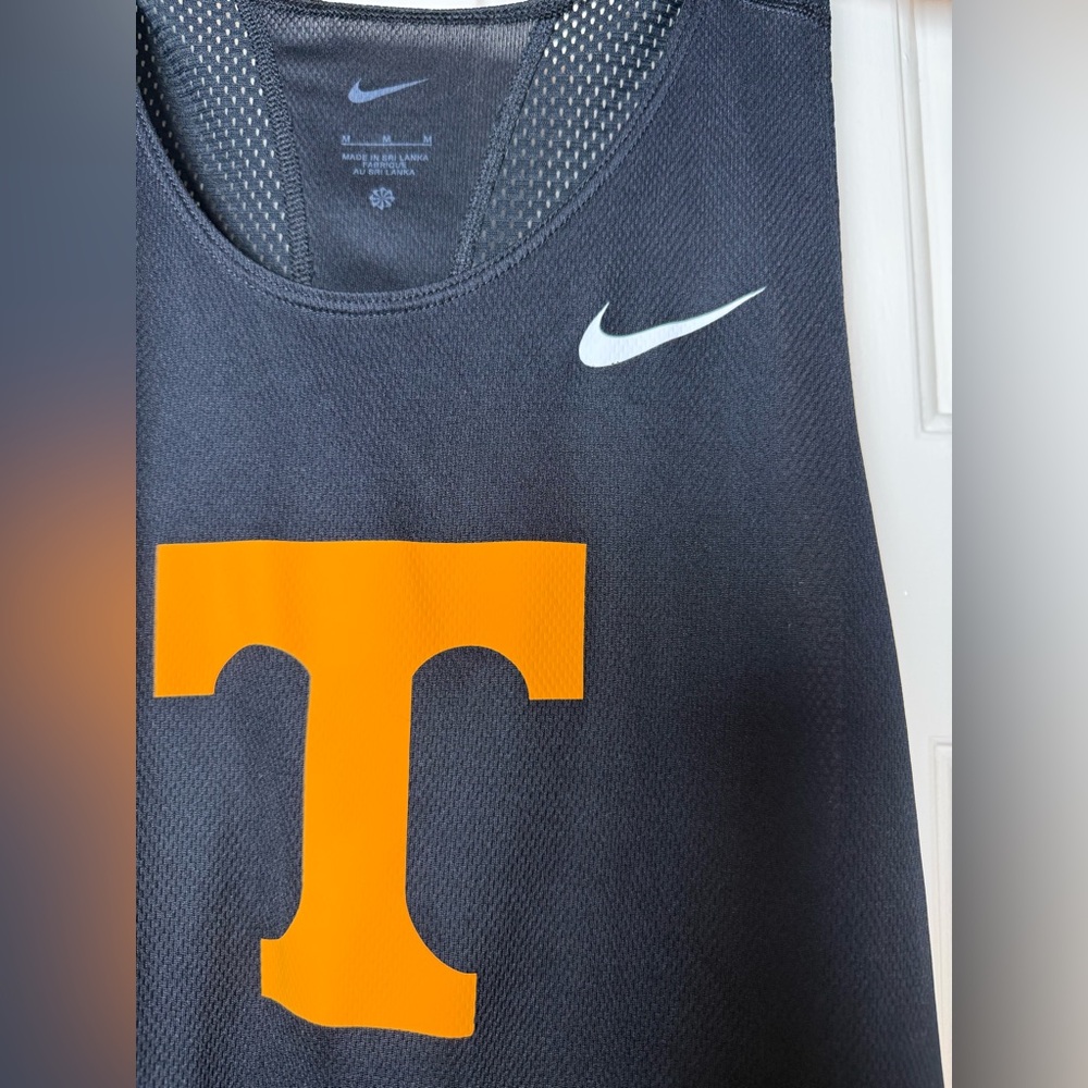 Nike Women’s University of Tennessee Vols Black Tank Top - Picture 5 of 6